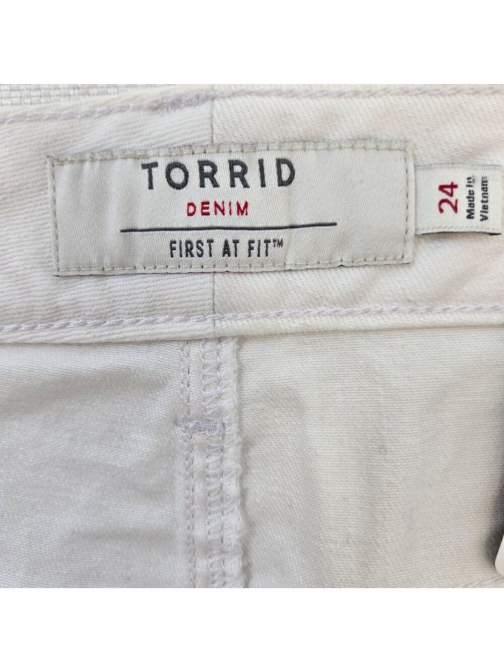NWT Torrid Denim Mini Skirt in White Size 24 - Picture 3 of 7